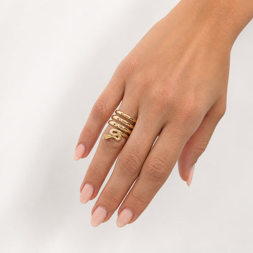 https://18carats.fr/wp-content/uploads/2026/06/37628-37769-Bague-serpent-en-or-jaune.jpg