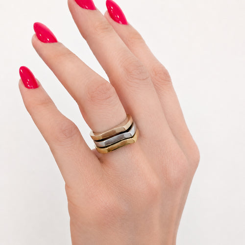 https://18carats.fr/wp-content/uploads/2026/05/36957-37448-Trio-de-bagues-trois-ors.jpg