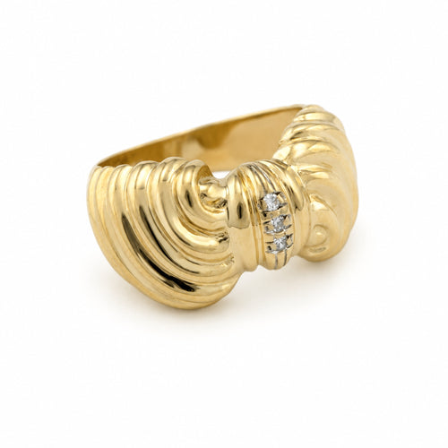 https://18carats.fr/wp-content/uploads/2026/05/36879-36883-Bague-en-or-jaune-et-diamant.jpg