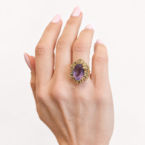https://18carats.fr/wp-content/uploads/2026/04/35999-36791-Bague-en-or-jaune-et-amethyste.jpg