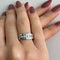 https://ledial.it/app/uploads/2023/06/32439-anello-oro-diamanti-indossato_sito.jpg