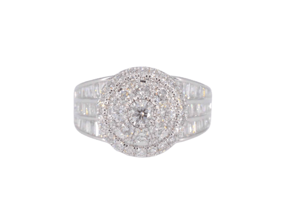 54 Bague halo en or blanc et diamants 58 Facettes 2041