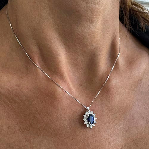 https://ledial.it/app/uploads/2026/09/42901-collana-oro-ciondolo-margherita-zaffiro-diamanti_51.jpg