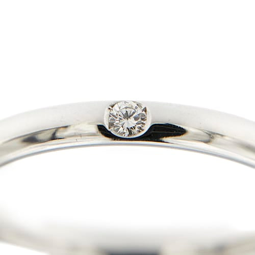 https://ledial.it/app/uploads/2026/09/36159-anello-oro-bianco-fede-lucciola-diamante-Pomellato_06.jpg