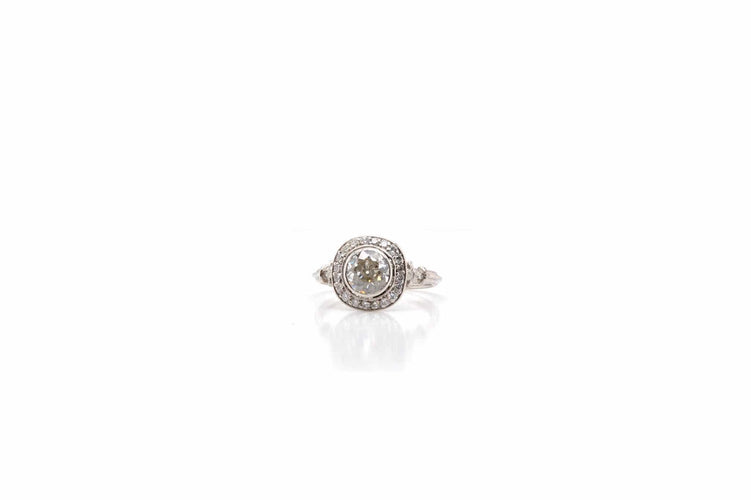 Bague 52.5 Bague ronde en platine ornée de diamants taille ancienne 58 Facettes 23325 - 24904