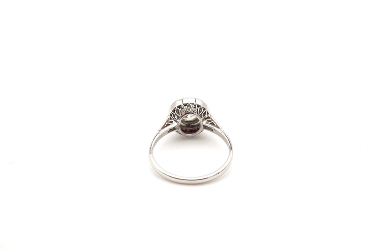 Bague 57 Bague Art déco - diamants et rubis en platine, 1930 58 Facettes 24714