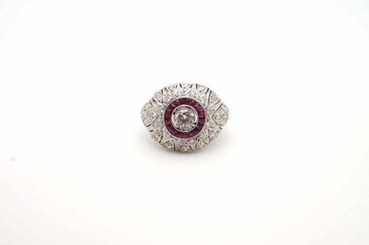 Bague 53 Bague dôme en platine avec diamants et rubis 58 Facettes 24716