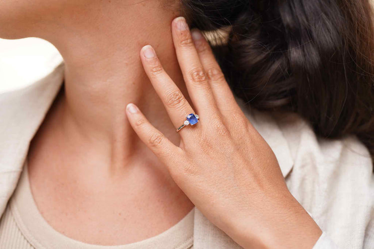 Bague 53 Bague saphir de Ceylan et diamants en platine 58 Facettes 24456 / 24745