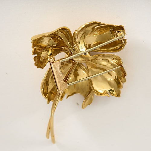 Broche Van Cleef & Arpels - Broche fleur en or jaune années 1960 58 Facettes B260483