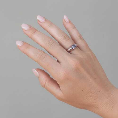 https://cdn.shopify.com/s/files/1/1015/8633/8124/files/piaget-biseau-18k-gold-sapphire-diamond-ring-worn.png?v=1788853829