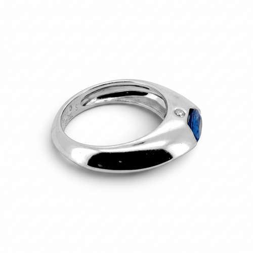 https://cdn.shopify.com/s/files/1/1015/8633/8124/files/piaget-biseau-18k-gold-sapphire-diamond-ring-right.png?v=1788853830