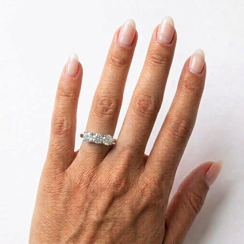 https://www.gioielleriaguidetti.it/wp-content/uploads/2026/08/G4009_d_trilogy_1.65ct.jpg