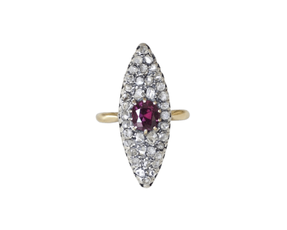 54 Bague marquise ancienne en or jaune, argent, rubis et diamants 58 Facettes