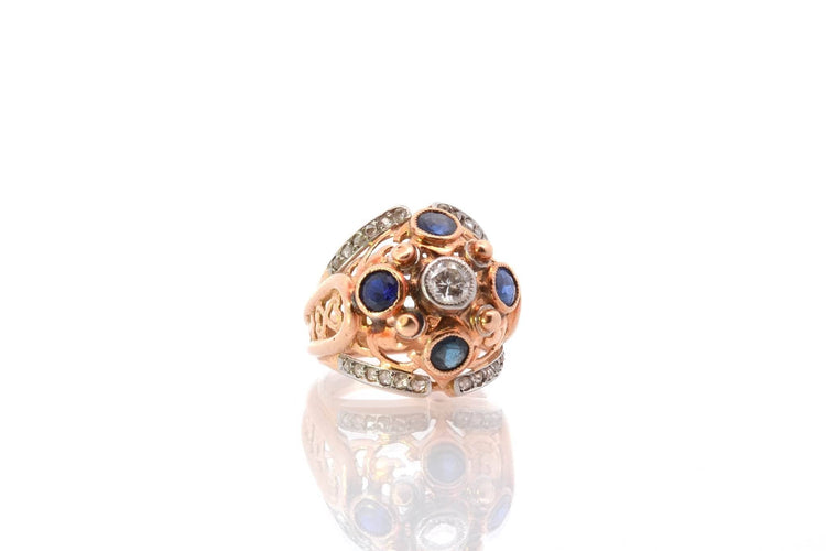 Bague 49 Bague dôme 1950 en or jaune 18k, diamants et saphirs synthétiques 58 Facettes 25514 dv