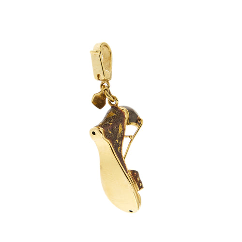 https://ledial.it/app/uploads/2024/01/28759-ciondolo-oro-scarpa-smalto-rosato-5.jpg