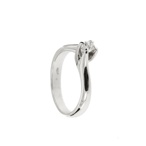 https://ledial.it/app/uploads/2024/01/31624-anello-oro-diamanti-solitario-5.jpg