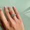 https://ledial.it/app/uploads/2024/02/11598-anello-oro-riviere-diamanti-zig-zag-indossato_sito.jpg