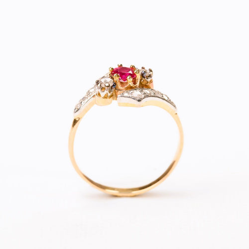 Anello trilogia rubini diamanti oro platino_profilo.jpg