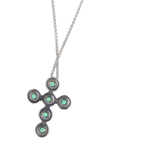 https://ledial.it/app/uploads/2022/07/25439-collana-ciondolo-oro-bianco-croce-diamanti-smeraldo-3.jpg