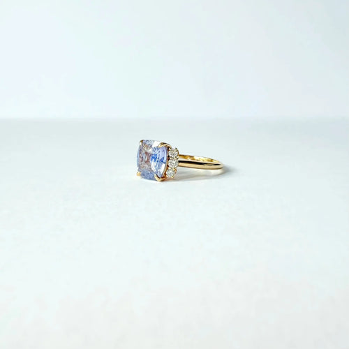 https://cdn.shopify.com/s/files/1/0943/8576/6747/files/bague-saphir-bleu-non-chauffe.webp?v=1789656314