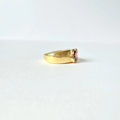 https://cdn.shopify.com/s/files/1/0943/8576/6747/files/bague-bandeau-vintage-or-jaune.webp?v=1789582489