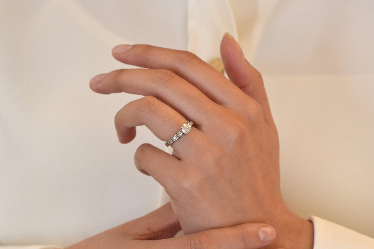 Bague 50 Solitaire - Bague en or blanc 18k avec diamants 58 Facettes 26222