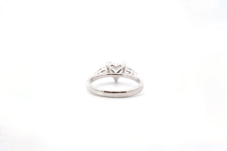 Bague 53 Bague cœur en platine avec diamant 1,13 ct et diamants poire 58 Facettes 26295-25050