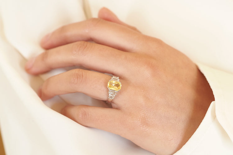 Bague 50 Bague saphir jaune 2 ct et diamants en platine 58 Facettes 26305-26315