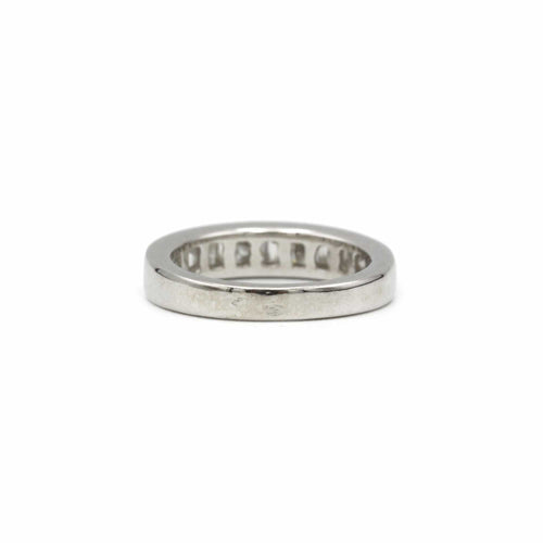 Ring 47 Halber Ewigkeitsring aus Platin und Diamanten im Prinzessschliff 58 Facettes 240214R
