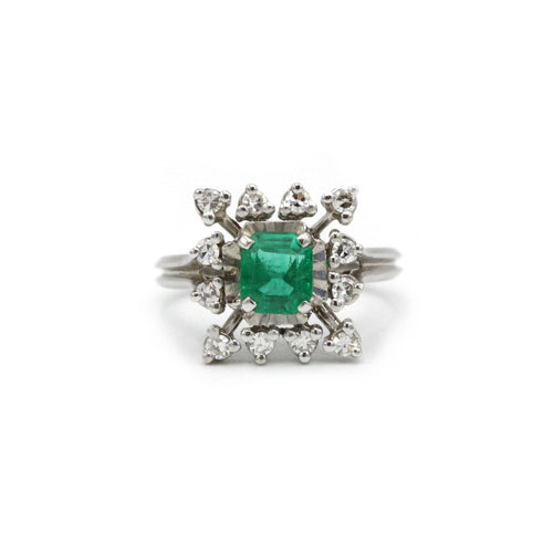 Ring 54 White gold ring, emerald and diamonds 58 Facettes 230116R