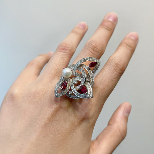 Bague 53 Bague en or blanc, diamants, rubis et perle 58 Facettes 230049SP