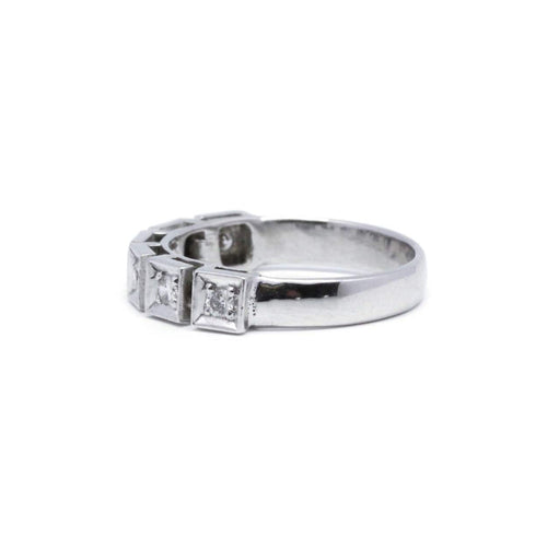 Bague 50 Bague en or blanc et diamants 58 Facettes 210229R