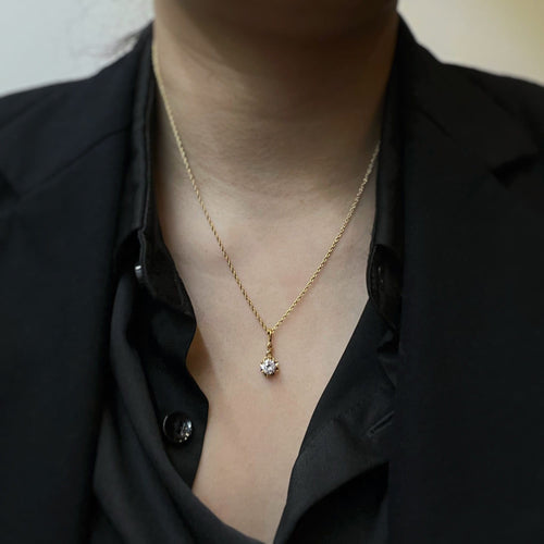 Collier Collier pendentif en or jaune et diamant 58 Facettes 170142R