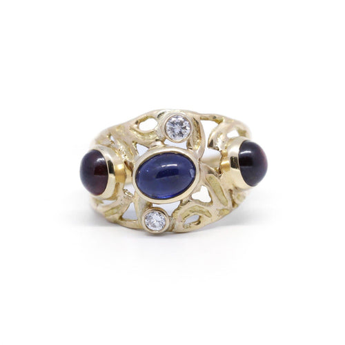 Ring 51 Yellow gold ring with sapphire, garnets and diamonds 58 Facettes 200015R