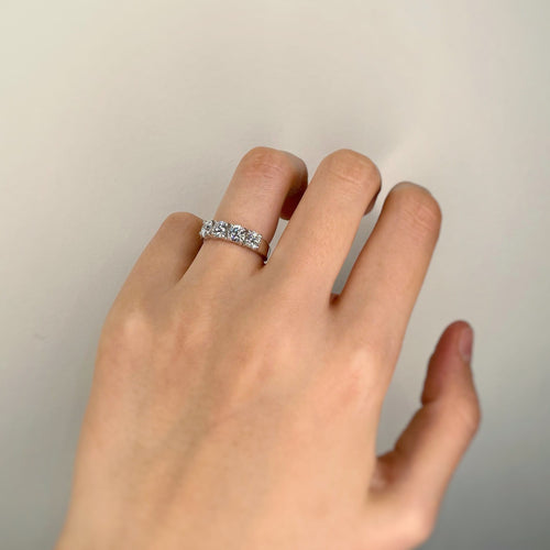 Size 50 ring Half-eternity ring in white gold and diamonds 58 Facettes 220503R