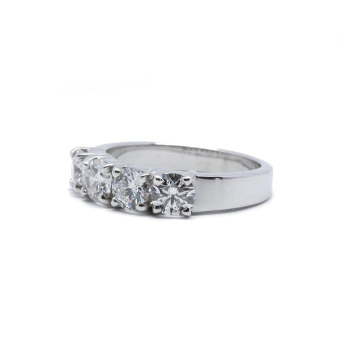 Size 50 ring Half-eternity ring in white gold and diamonds 58 Facettes 220503R