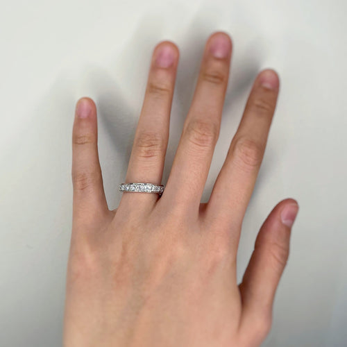 Ring 51 Half-eternity ring in white gold and diamonds 58 Facettes 180082R