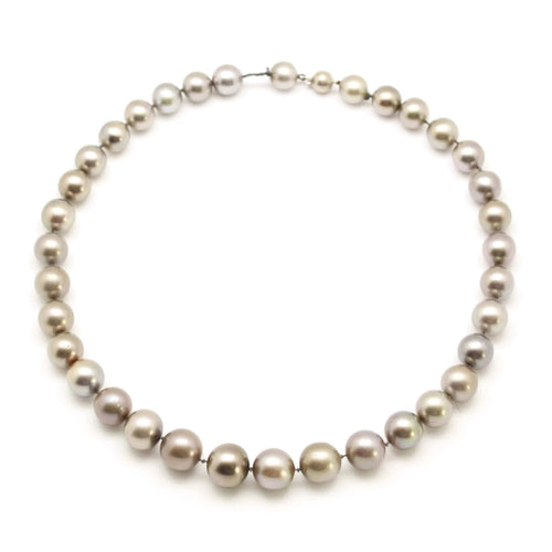 Collier Collier en or blanc et perles de Tahiti 58 Facettes 170014R