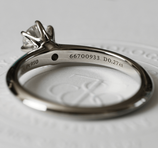 Anello 47.5 Tiffany & Co - Anello Solitario in platino e diamante 58 Facettes Tiffany setting 0.27