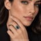 Ring 54 Oval ring i Platina med opal-kabosjong og smaragder 58 Facettes AN519 (00029)