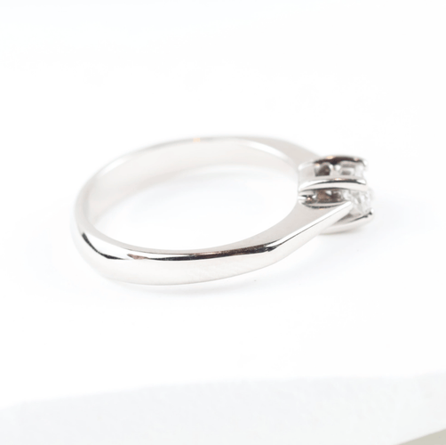 Ring 52 Ring Solitaire in white gold and 0.22 ct diamond 58 Facettes 159/24SL
