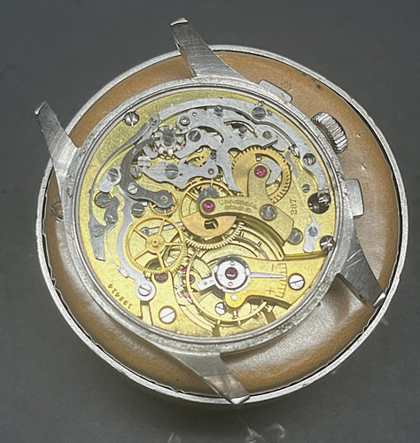 Universal Genève Uni-Compax 1940 Ref. 22551.jpg 34.jpg