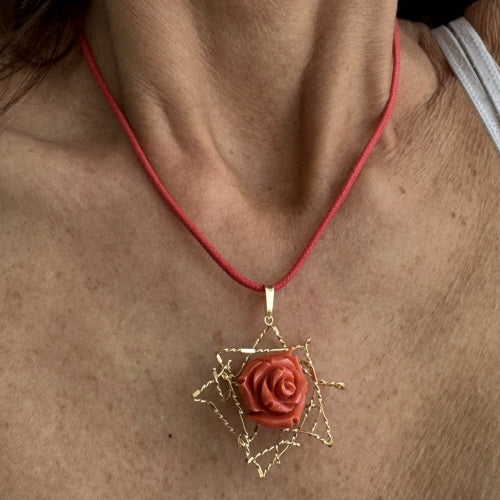 Pendentif Pendentif - Rose en corail en or jaune 18 ct 58 Facettes 37431