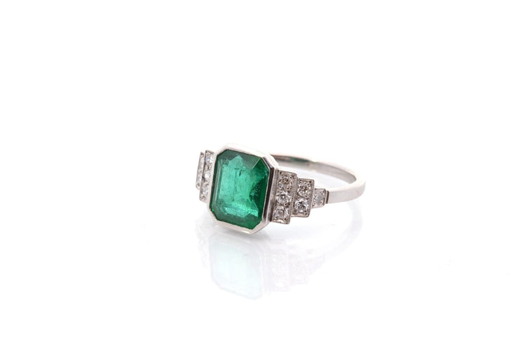 Bague 55 Bague vintage en platine avec émeraude 2,65 ct et diamants 58 Facettes 26487-26573