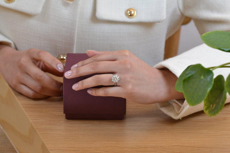 Bague 53 Bague marguerite en platine avec diamants 1 ct et 1,16 ct 58 Facettes 26583-26658