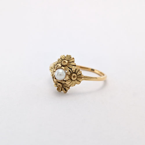 https://18carats.fr/wp-content/uploads/2026/07/38009-38307-Bague-en-or-jaune-et-perle-scaled.jpg