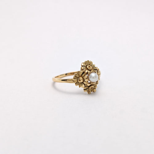 https://18carats.fr/wp-content/uploads/2026/07/38009-38308-Bague-en-or-jaune-et-perle-scaled.jpg