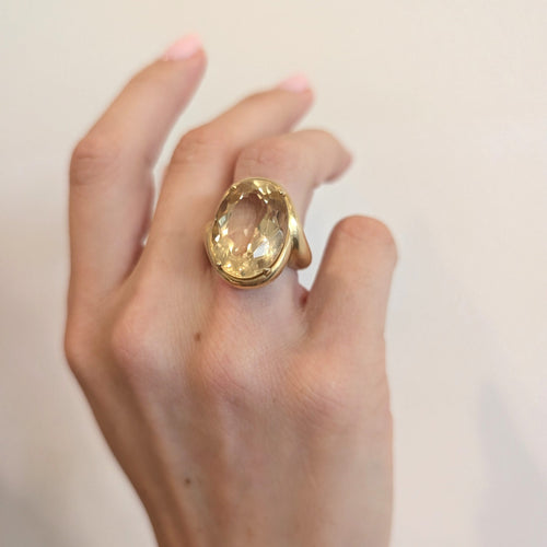 https://18carats.fr/wp-content/uploads/2026/09/38061-38293-Bague-cocktail-en-or-jaune-et-citrine-scaled.jpg