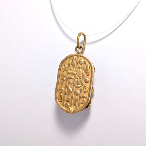 https://18carats.fr/wp-content/uploads/2026/09/37995-38270-Pendentif-scarabee-egyptien-en-or-jaune-scaled.jpg