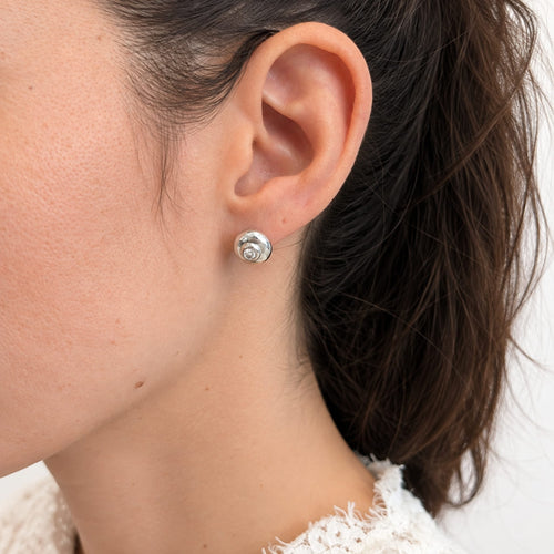 https://18carats.fr/wp-content/uploads/2026/09/38011-38263-Boucles-doreilles-en-or-blanc-et-diamants.jpg